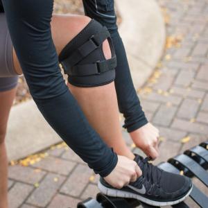 China 6&quot; Tracking Short Medical Knee Brace With Dual Hinge And Half - Moon Buttress factory