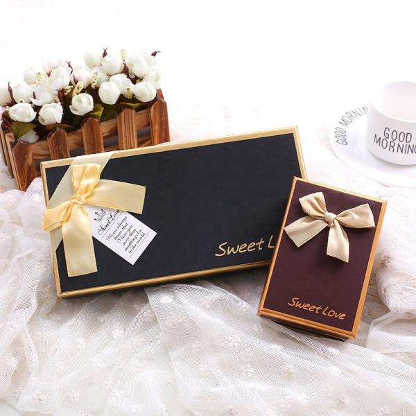 Customized Logo Printing Eco Friendly Food Packaging Chocolate Box With Ribbon