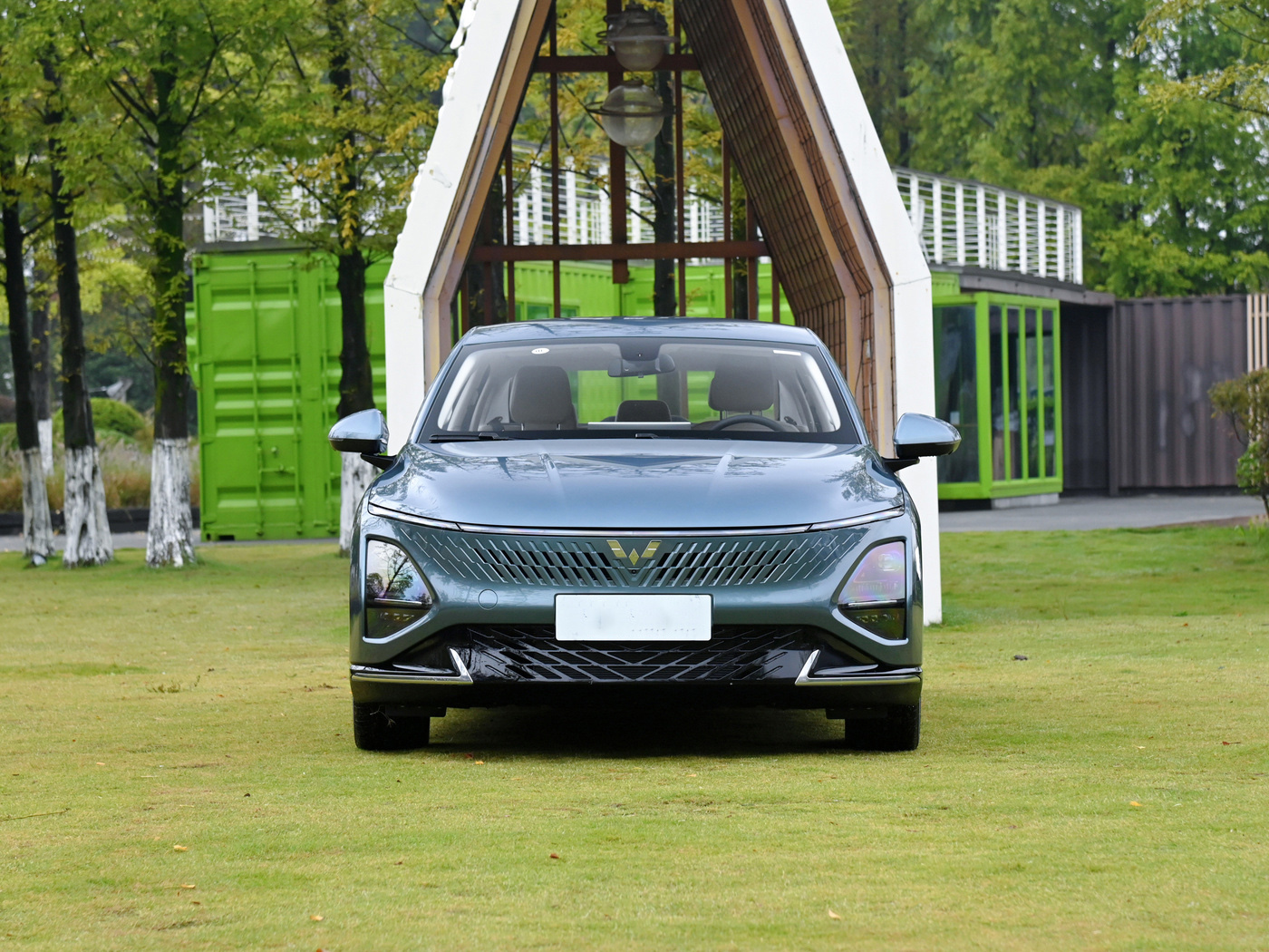 2024 Wuling Starlight 1.5L Hybrid Energy Vehicles with Lithium Iron Phosphate Battery and 150km Pure Electric Range