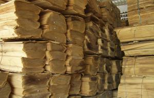 China Natural Ash Thin Crown Cut Veneer , 0.15 mm - 0.3 mm Wet Veneer factory