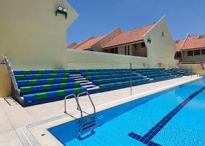 China HDPE Swimming Pool Polyethylene Retractable Grandstands factory