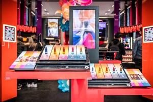 China Customized Interactive Shop Display Intelligent System High Performance factory