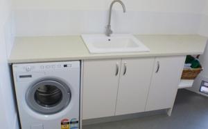 China MFC laundry cabinet factory