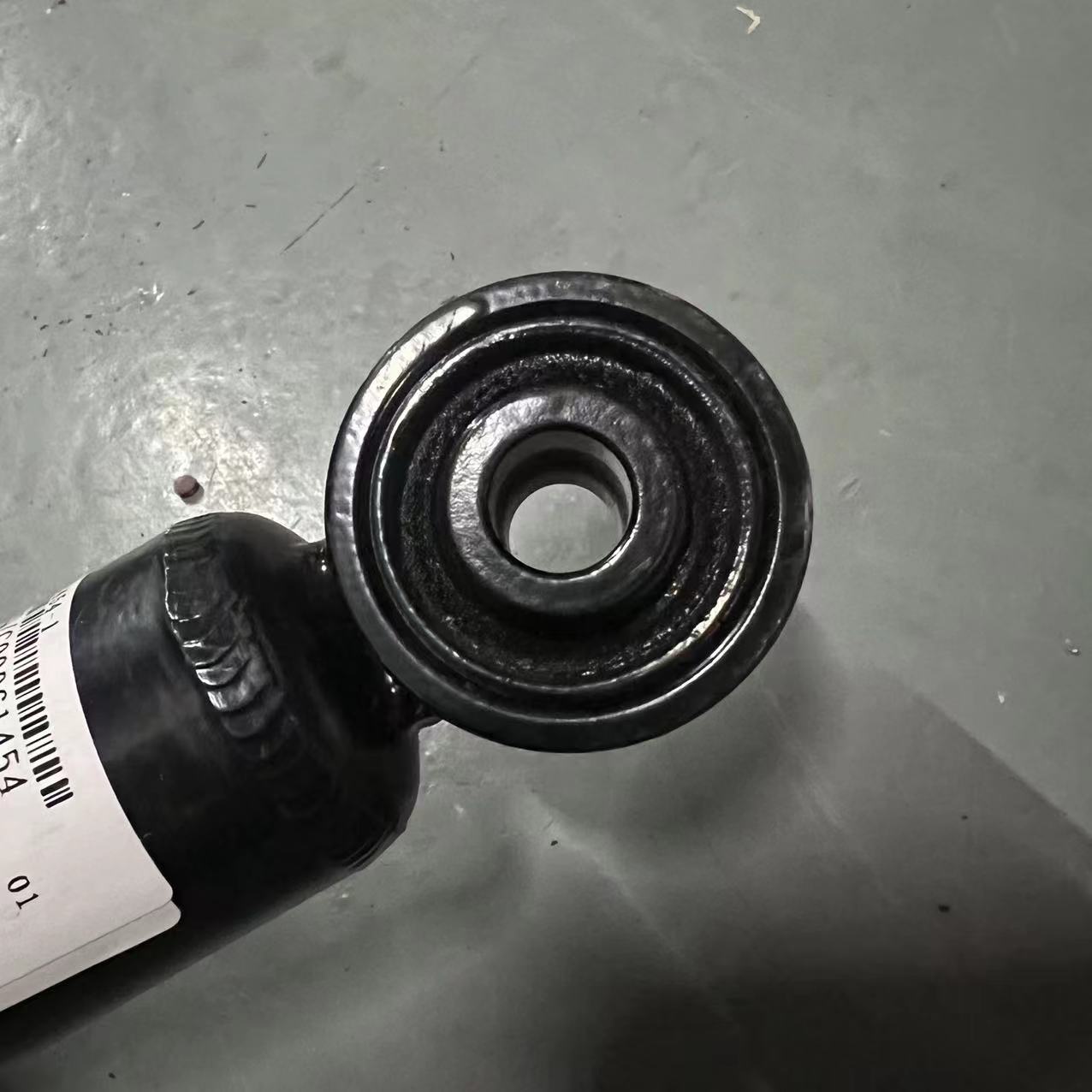 Steel Suspension Car Rear Shock Absorber Assembly for Maxus T60/T70/T90 D90 Vehicles