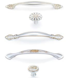 China Smooth Door And Drawer Handles / Furniture Hardware Knobs Elegant Outlook factory