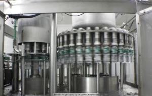 China PLC automatic ControlReverse Osmosis Drinking Water Treatment Plant Filling Transportation Capping Drinking Water Plant factory