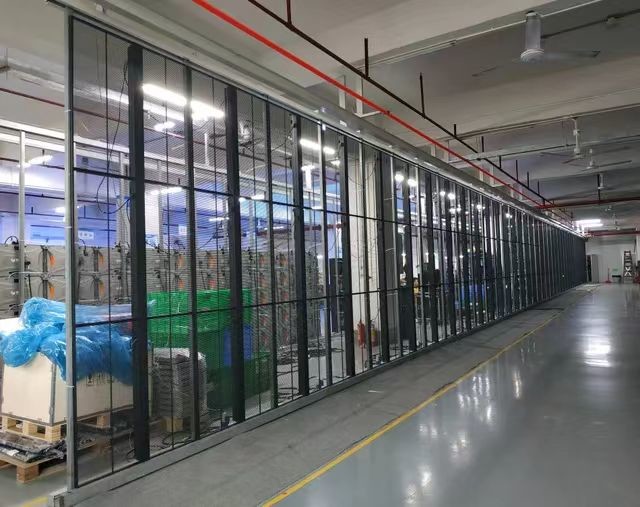 Outdoor Full Color LED Transparent Screen P3.9*7.8mm for Shopping Mall Video Display