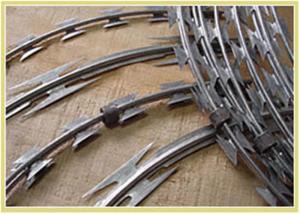 China Barb Wire Fence Bags Waterproof Cross Style Surface Packing Paper Garden Protection Wire factory