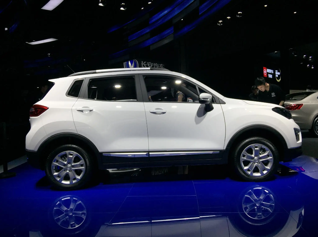 2023 Changan Cs15 Ev 55kw Engine 450/530km Range Full Version 0km Used Car with within 4100 * 1740 * 1630mm