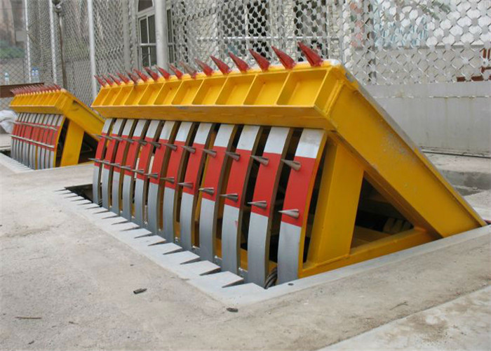 High security K12 stainless steel hydraulic retractable traffic safety road blocker with spikes