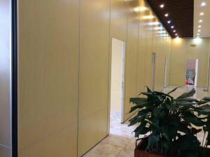 China Melamine Surface Interior Door Sliding Wall Track MDF Movable Partition for Indian Restaurant factory