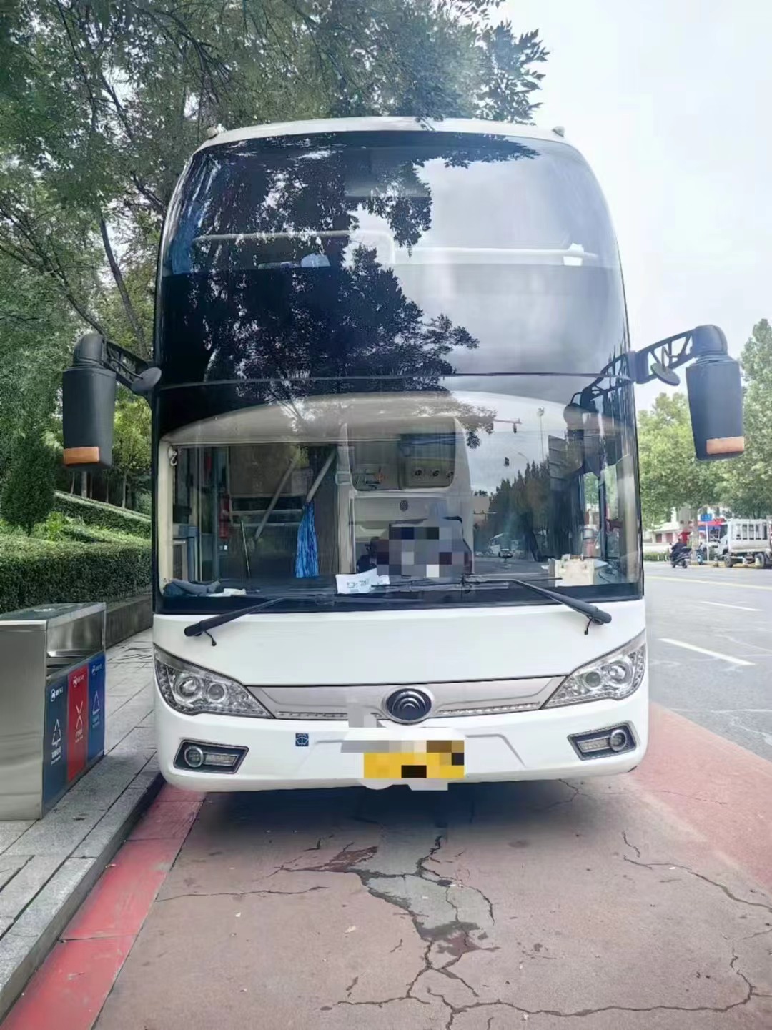 Affordable 6118 Model 54-Seater Bus with Two Doors Airbag Chassis and 9726ML Displacement