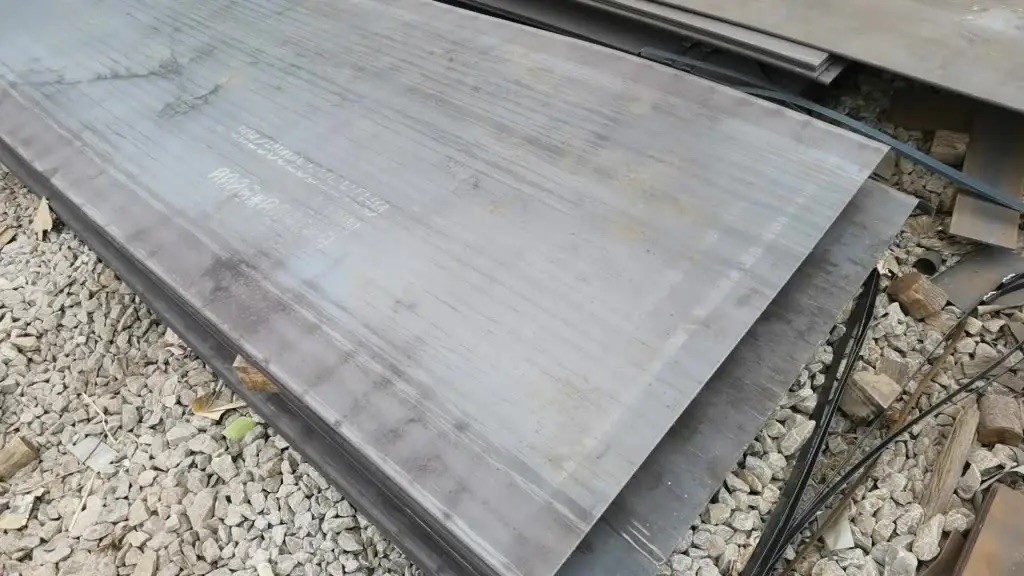 Medium JIS Hot Rolled Carbon Steel Plate 2500mm Q345 Tread Customized
