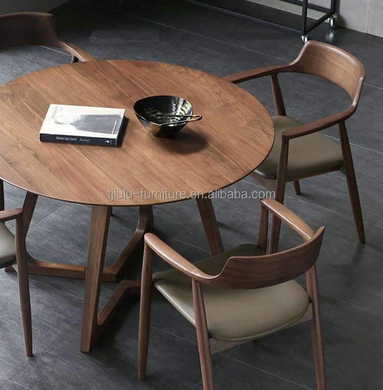 Nitrolacquer Finish Nordic Style Solid Wood Dining Table Set with NO Folded Design and Dining Room Furniture