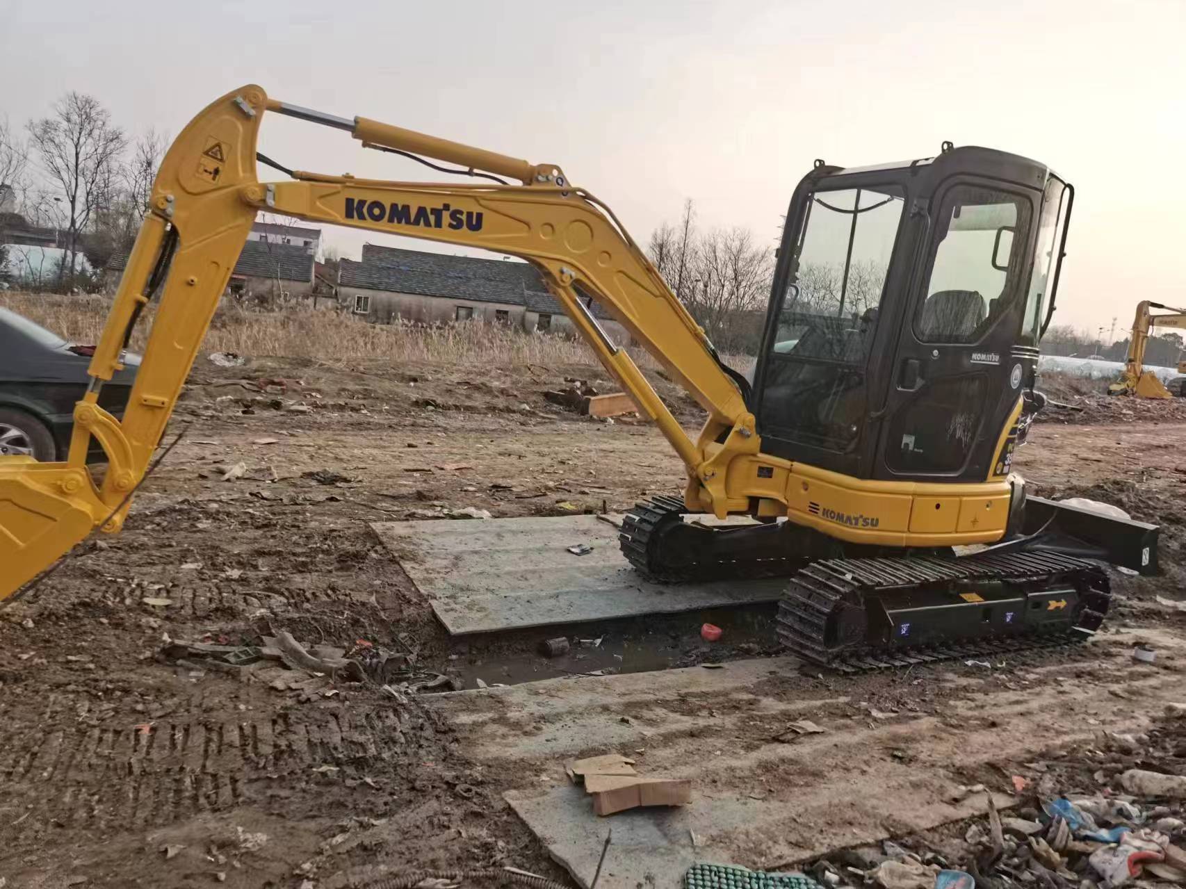 Original Hydraulic Cylinder Komatsu PC35 PC40 PC55 PC56 Mini Excavators PC30 PC15 PC20