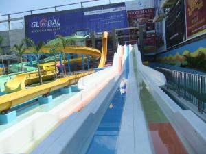 China Indonesia Medan Water Park Project Adventruous Indoor Waterpark Equipment factory