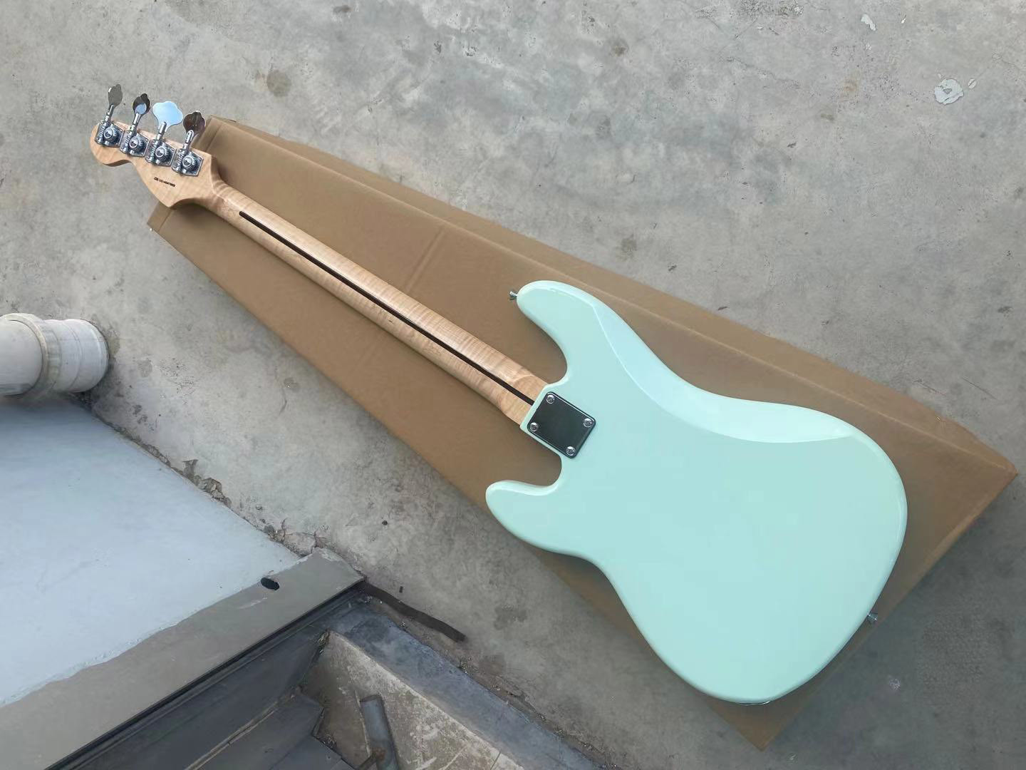 Custom 4 Strings Flamed Maple Neck Maple Fingerboard Electric Bass Guitar Chrome hardware