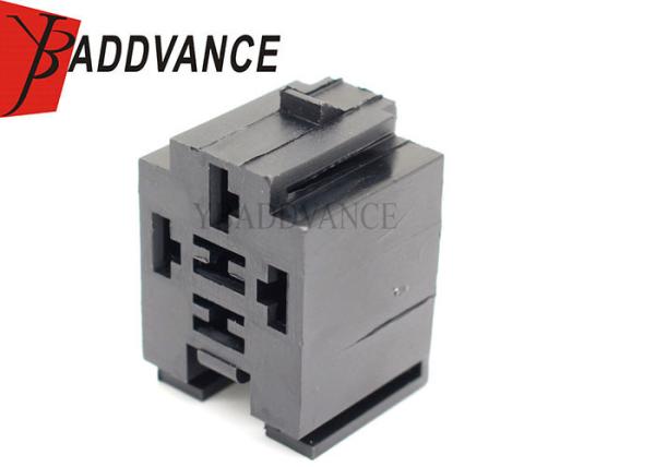 China Black 6.3mm Universal 5 Pin Relay Socket Connection For Air Conditioning factory