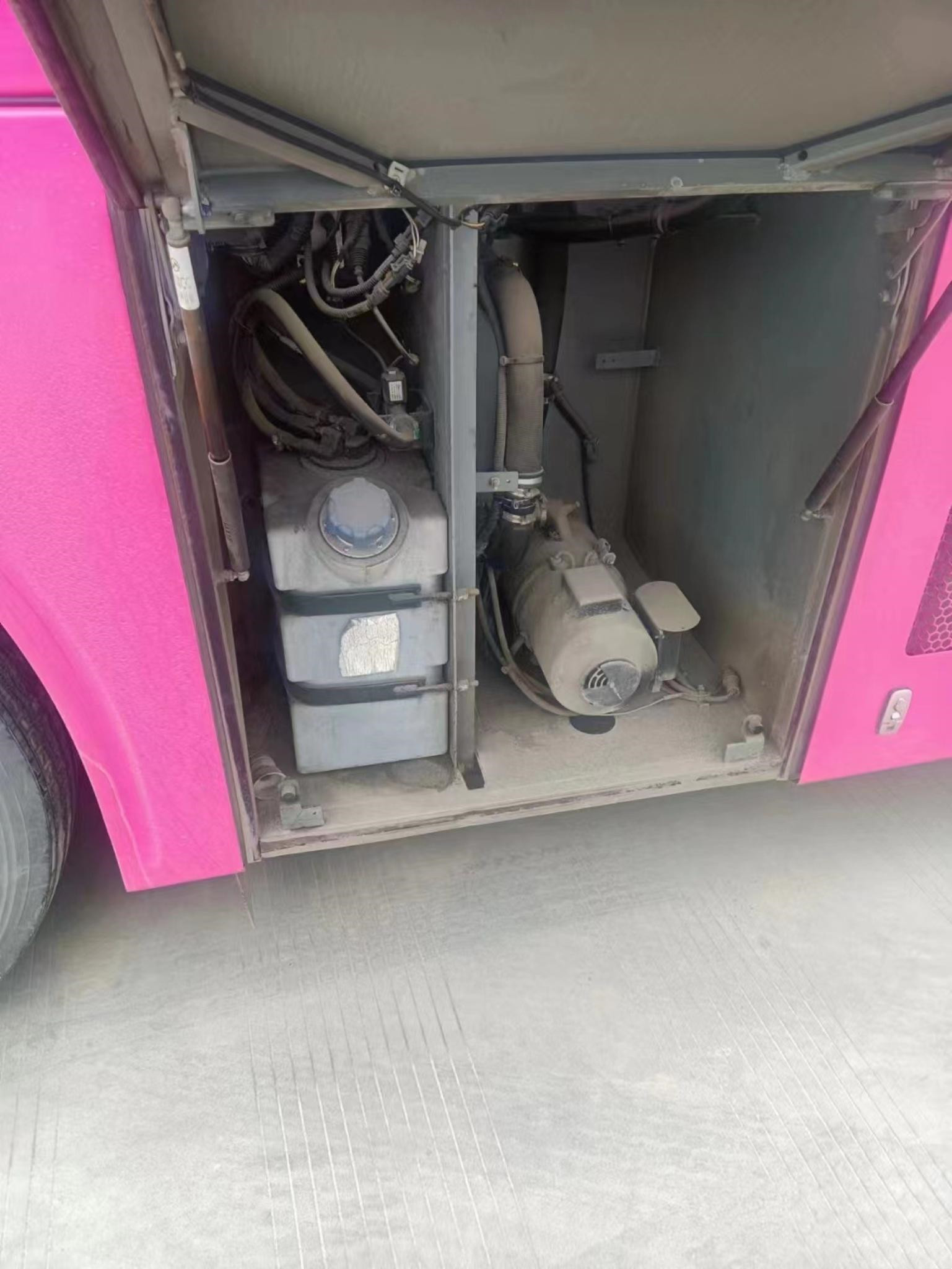 Tourism Bus Used Kinglong XMQ6112 Air Bag Suspension 49seats Hybrid Electric Vehicle
