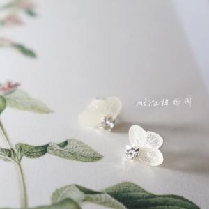 China Birthday Gift Flying Butterfly Dry Hydrangea Rhinestone Real Flower Women Fashion Earrings factory