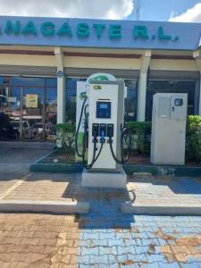 China 160Kw CCS Electric Car Dc Fast EV Charger OCPP Dc Fast Ev Charging Station factory