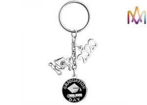 China Meaningful Gift Bachelor Cap Custom Shaped Keychains factory