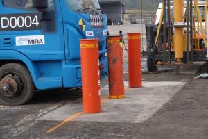 China 1000mm Height Fixed Bollards for Effective Road Traffic Control factory