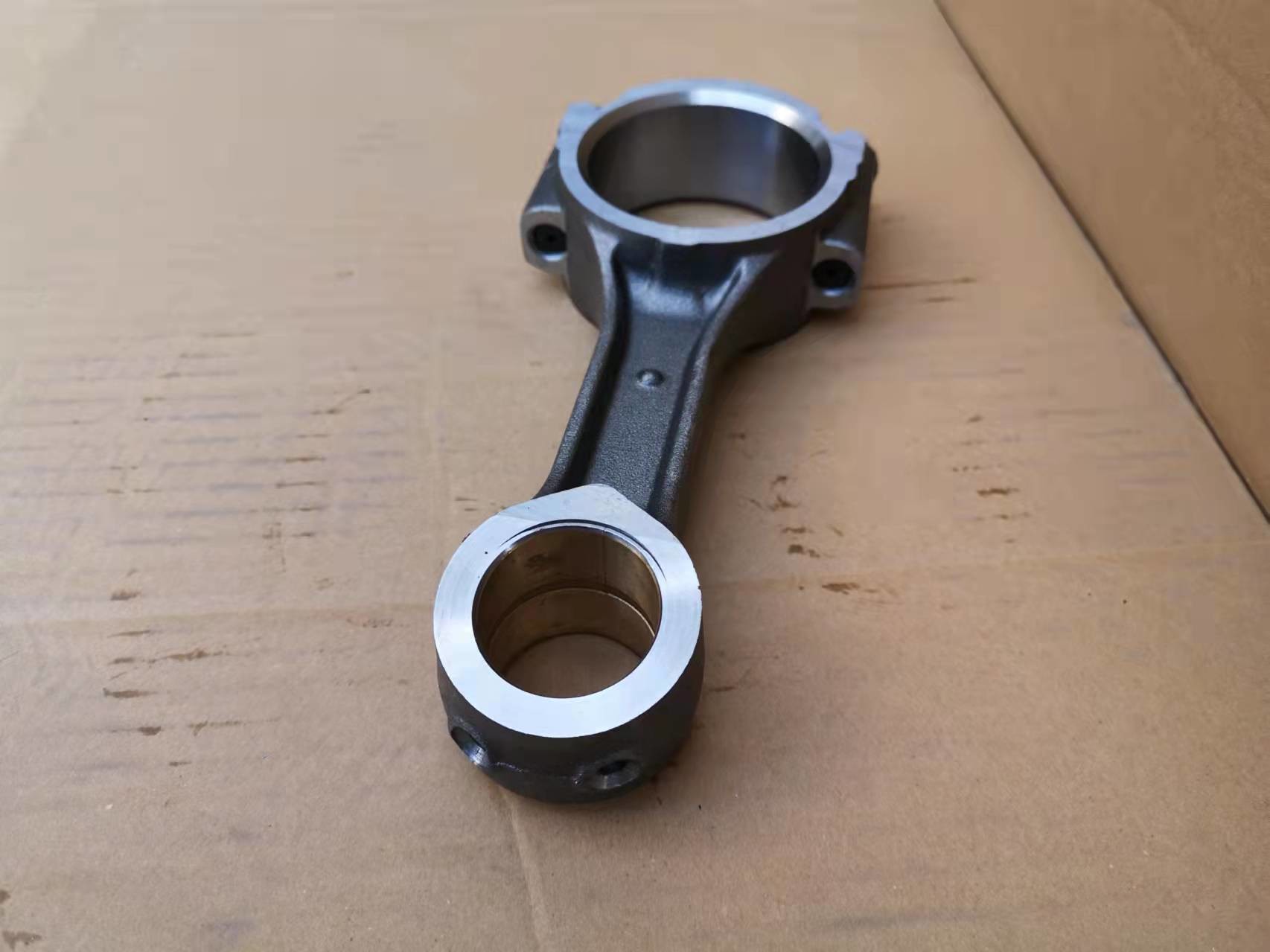 Diesel Engine 4HG1 4HL1 Connecting Rod 8971350320 8944734436 Bearing Two Notch Stagger Piston Pin Hole 36mm