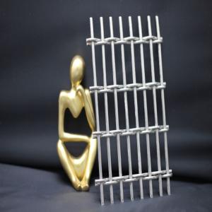 China Weft Pitch 15mm Customizable Wire Mesh Grilles In Silver Golden Black Colors factory