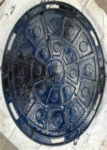 China Municipal Roads Sewer Manhole Cover Cast Iron Light Weight 100% Waterproof factory