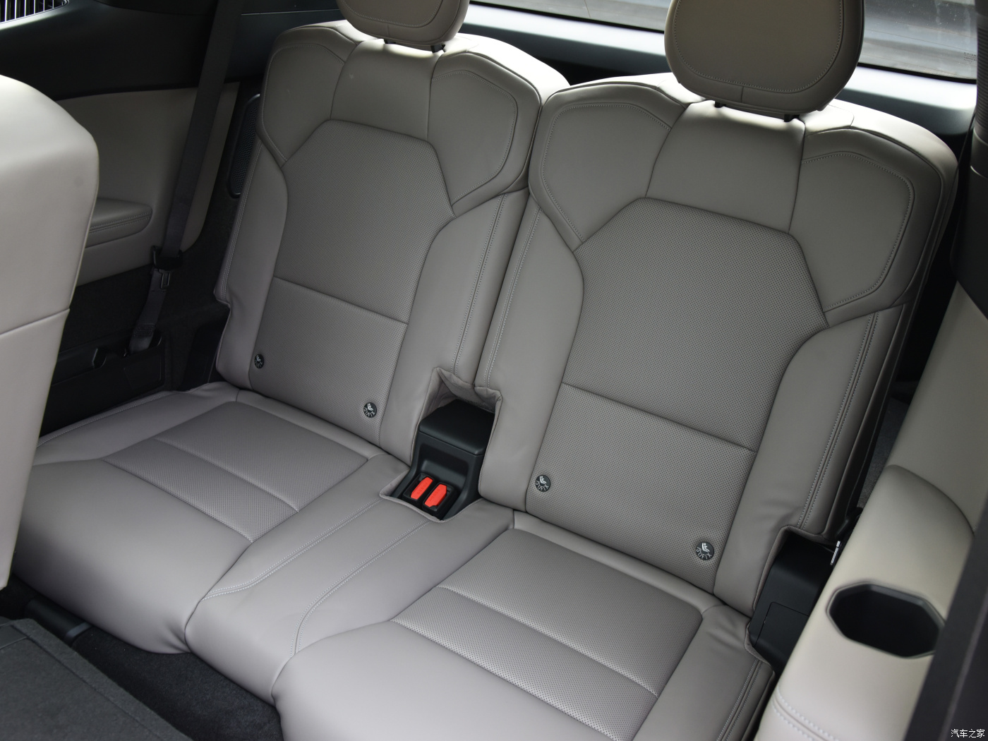 2023 Geely Lynkco 09 EM-P PHEV Petrol electric hybrid suv at with and pure electric cruising range of 150km