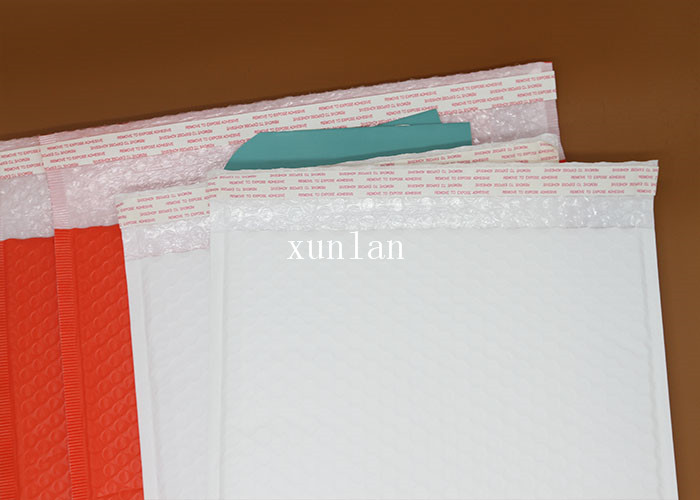 Customized Designs Matt Poly Bubble Mailers With Air Bubble Linings Inside