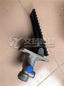 China XCMG Wheel Loader spare parts air Brake Master Valve 800901158 for ZL30G factory
