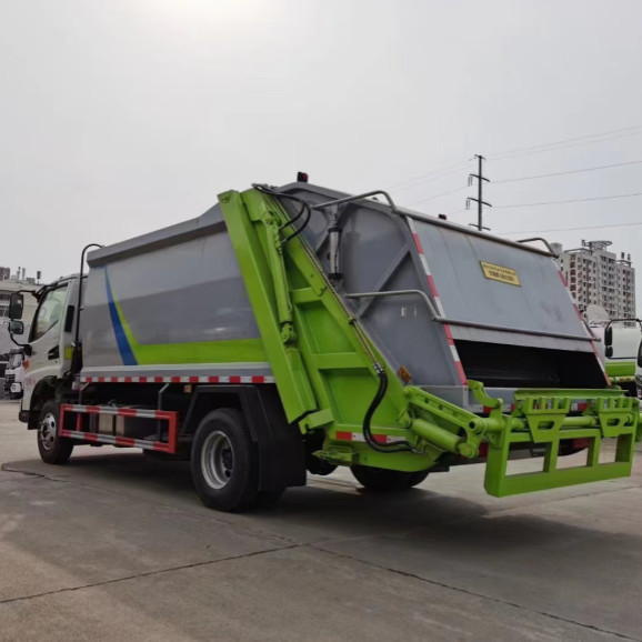 Sanitation Garbage Truck Dongfeng Garbage Truck In Dubai Reverse Gear 8280x2850x2350mm