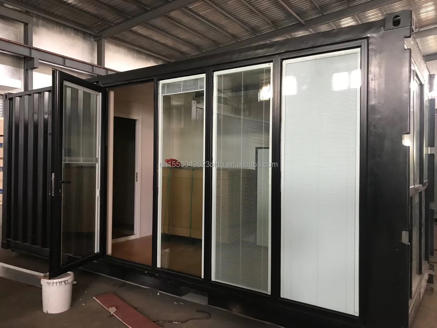 20ft Portable Foldable Container Cabin House with Customized Color and Galvanized Steel Square Tubes