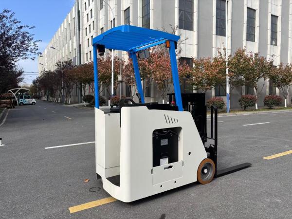 AC Drive Battery capacity 48V 600AH Electric Counterbalance Forklift Truck Side