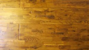 China Acacia Solid 3-strips, hand-scraped,distressed,UV lacquer factory