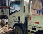Isuzu used Cargo Truck with 2 Doors Diesel Engine lorry light truck cargo box