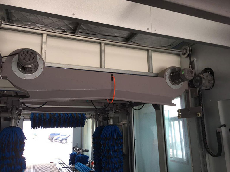 Fully Automatic ExpressTunnel Car Wash Machine with 9 Brushes Conveyor Belt for North/South America Market
