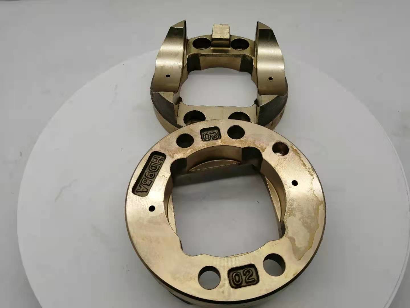 HPV95H HANDOK Hydraulic Parts Cradle Support PC200-8 PC200-7 PC200-6