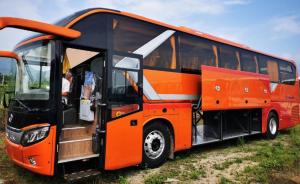China New Bus Kinglong XMQ6127CY 53Sseats Right Hand Drive YC6L Diesel Engine factory