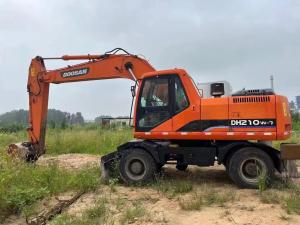 China Doosan DH210W Wheel Excavator With Superior Performance Easy Operation factory