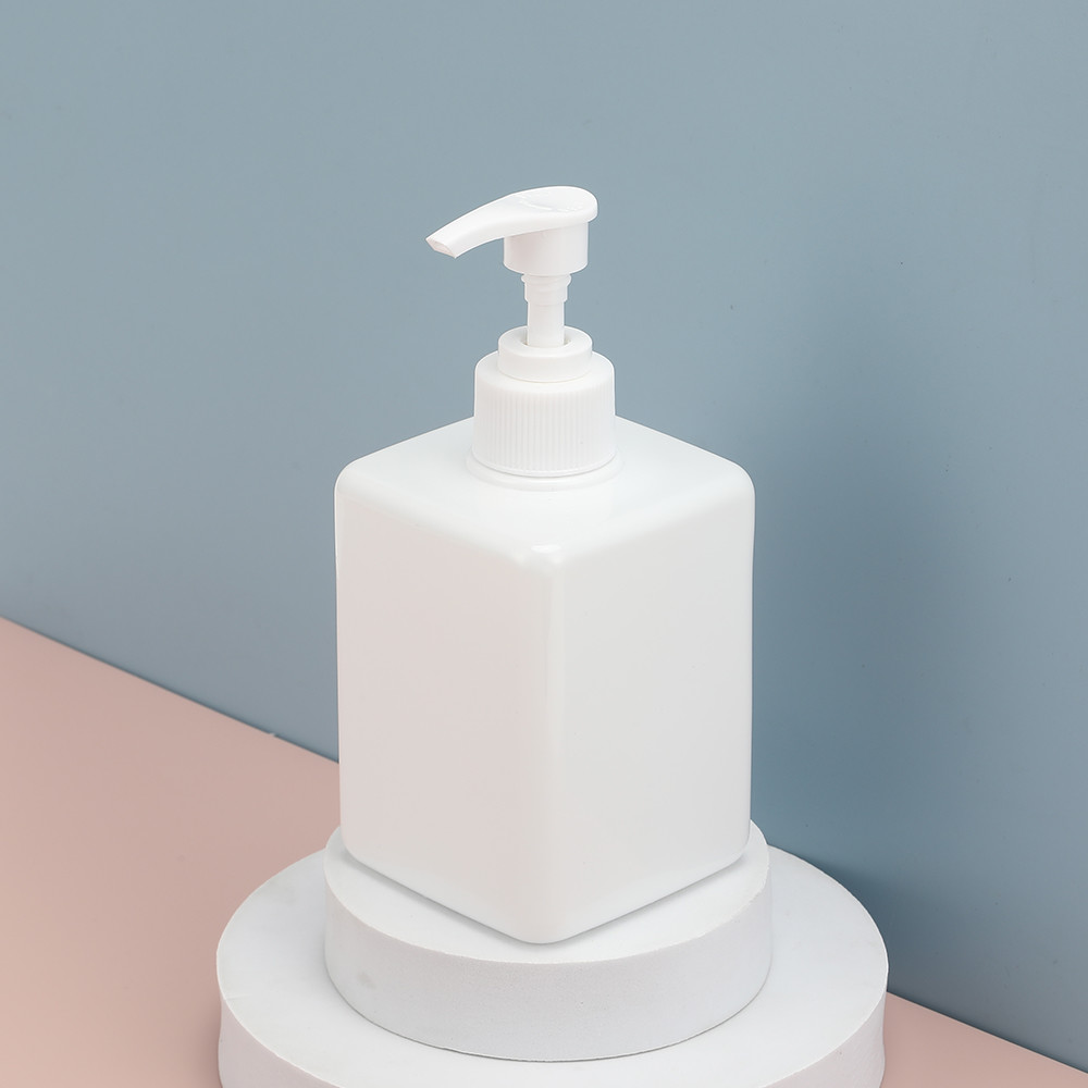 Durable Transparent PET Plastic Spray Bottle For Daily Use In Various Capacities