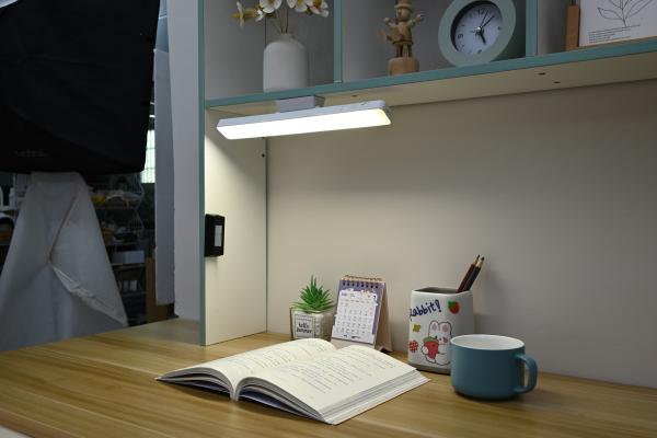 Modern 5W Table Lamp Guangzhou City Crafted Bedroom Ambiance Creation Lamp
