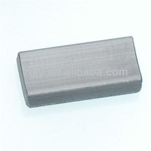 China 4.8 G/cm3 Density Automotive Performance Ferrite Block Magnets for Speakers factory