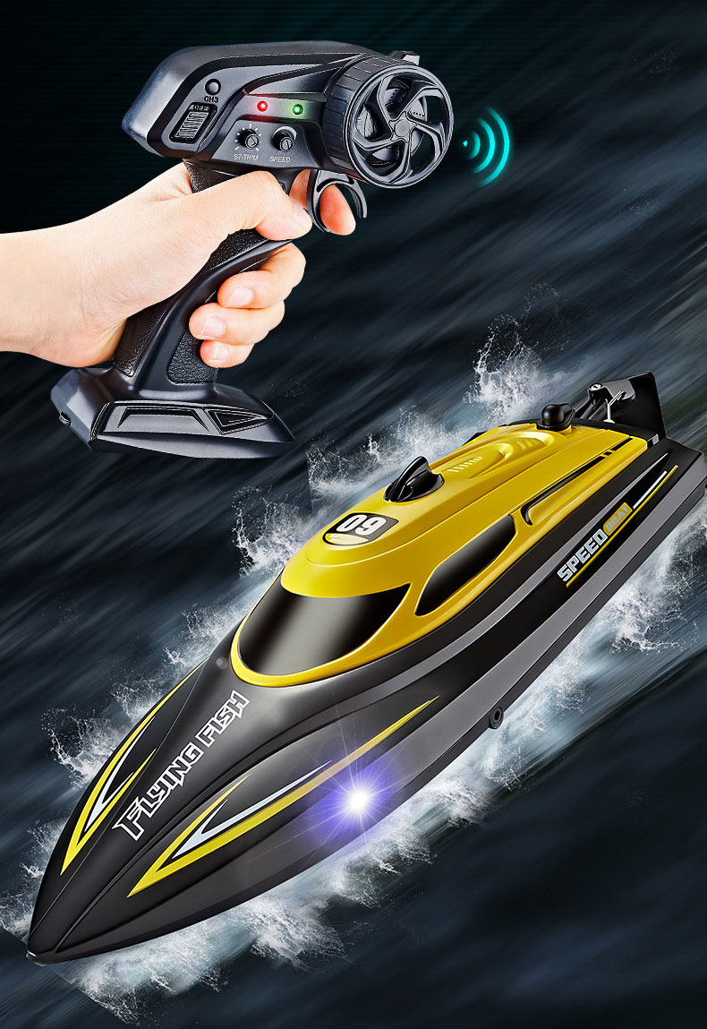 Outdoor Toy Boats 2.4g Competition Speed 25km/h 1 18 Scale Electric Remote Control Boat