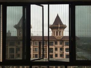 China 100kg Load Capacity Balcony Invisible Grille Tolerance ±1% factory