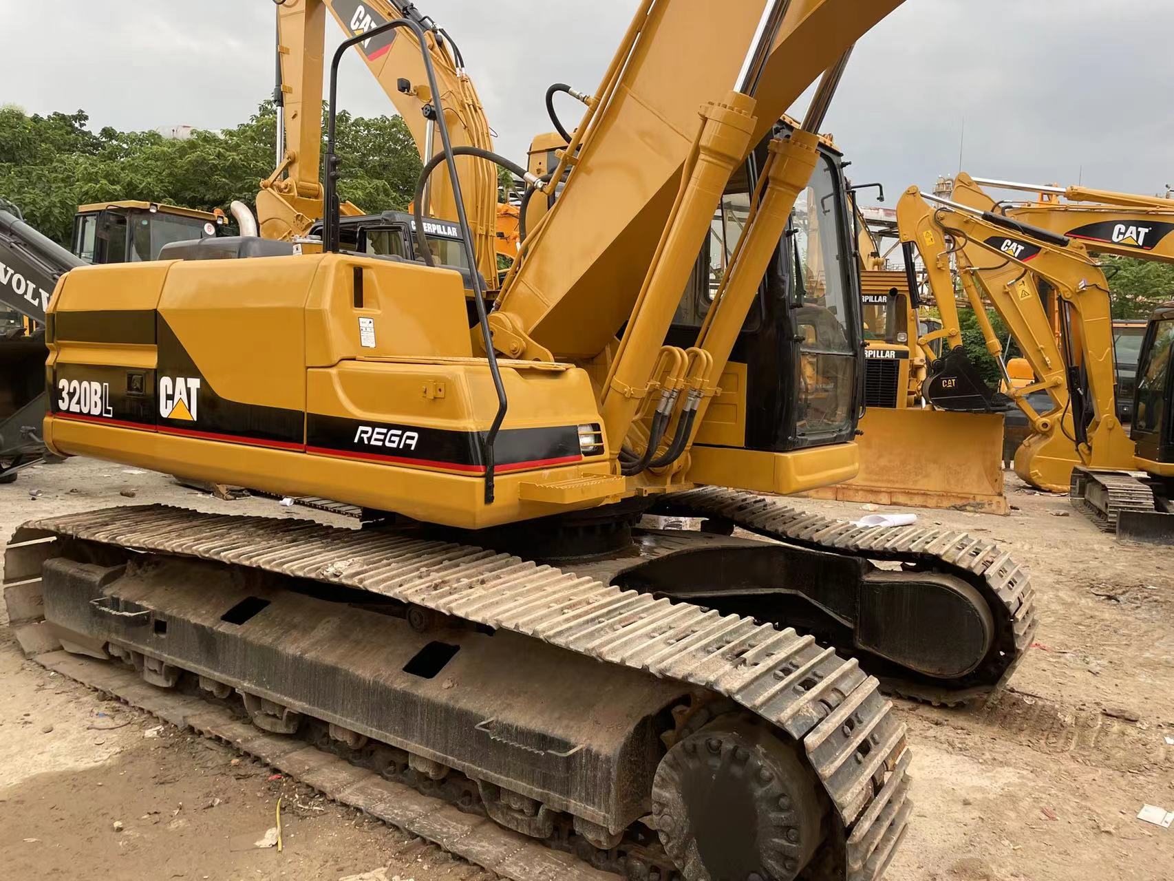 Top- 2020 Caterpillar 320bl Crawler Excavator from Japan with 1.2M³ Bucket Capacity