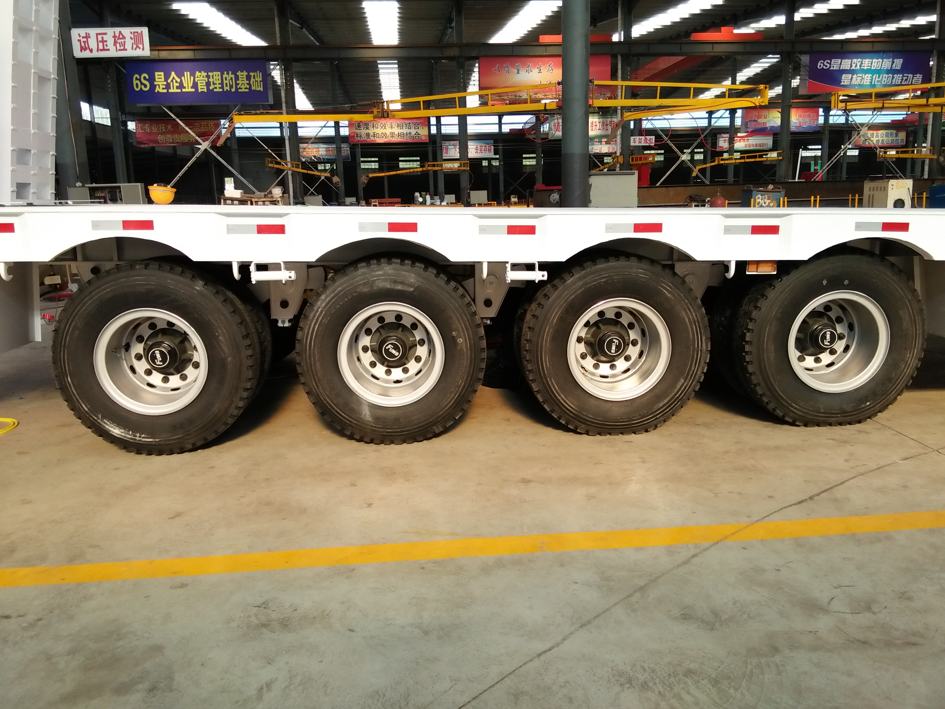 Heavy Load Gooseneck Lowboy Semi Trailer for Excavator Transport 3 Axles 4 Axles 12m 15m