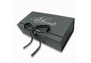 China Patterned Recycled Gift Boxes , Eco Friendly Gift Boxes Varnishing Surface factory